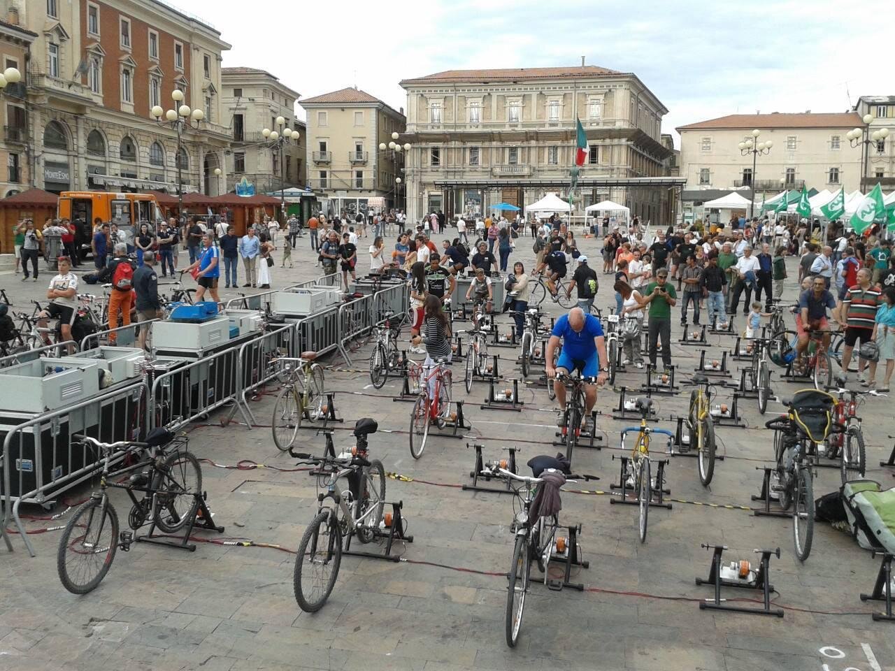 Gioia, civiltà e energia autoprodotta, il palco a pedali riparte da Amatrice