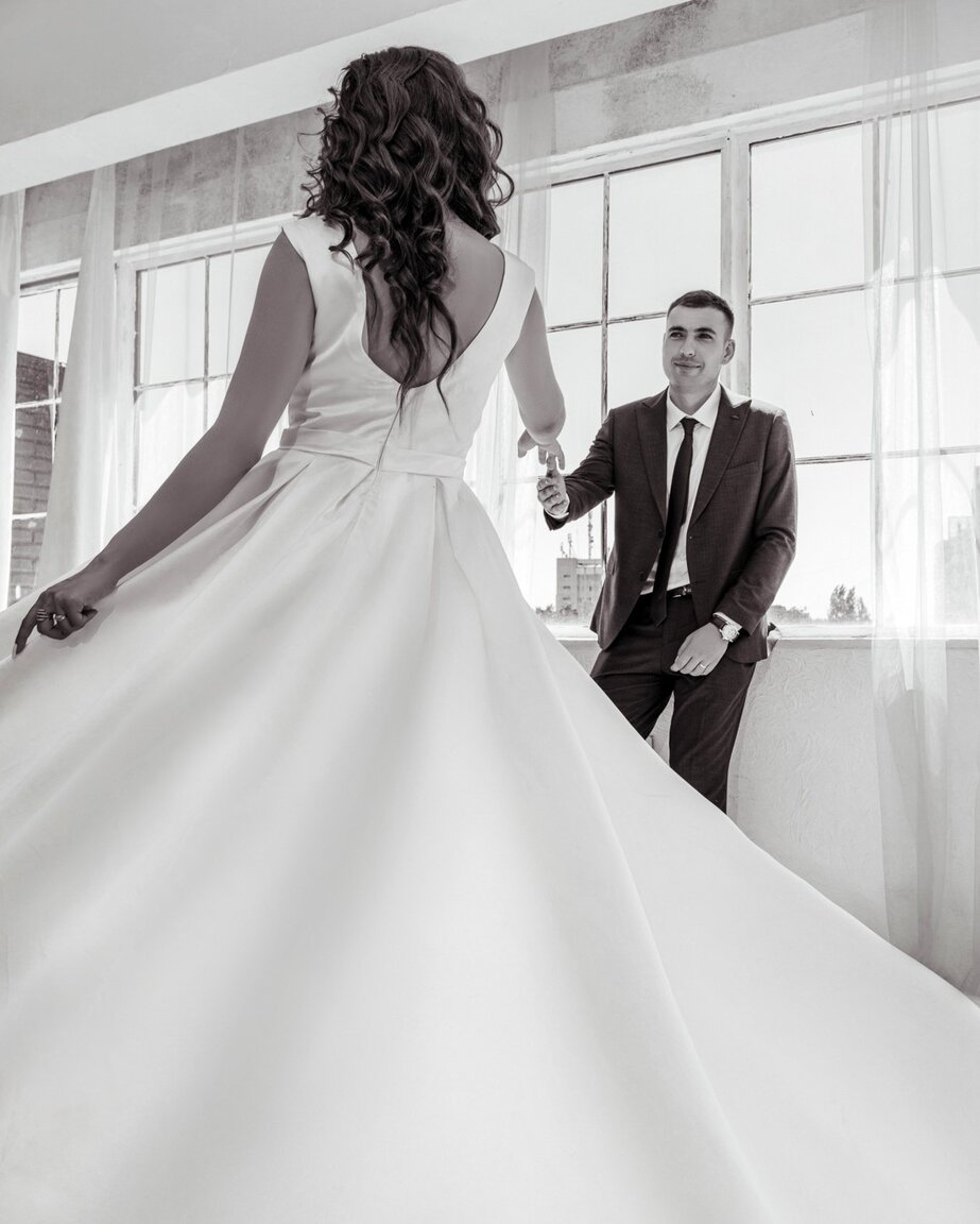 Cinzia e Luca Fotoidea wedding foto in posa che simula uno stile reportage