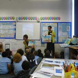 Millfields Community School a Londra con Catherine Barr