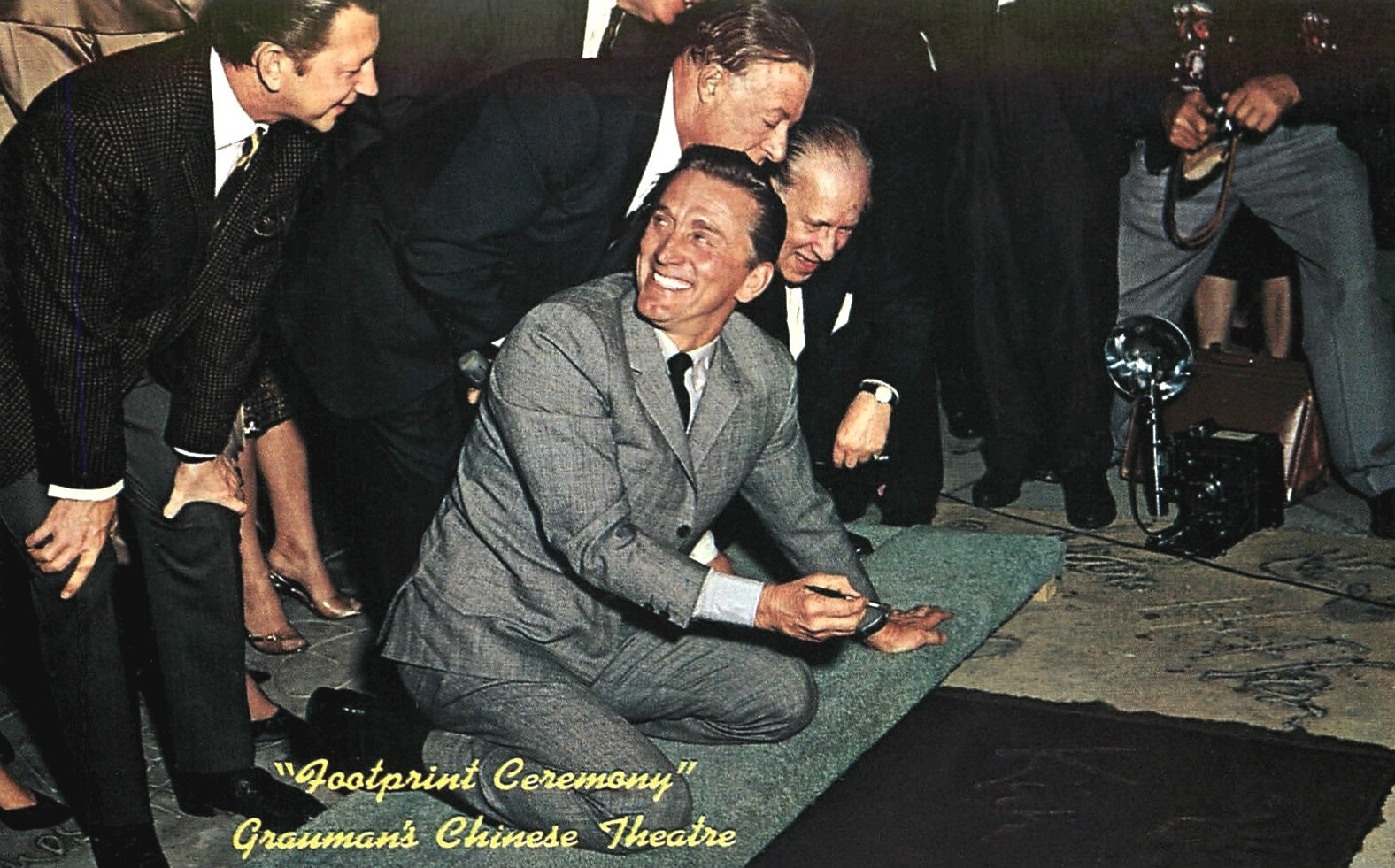 Kirk Douglas un padrino dal sorriso sano , quando un calcio a Dalì mi fece sorridere!