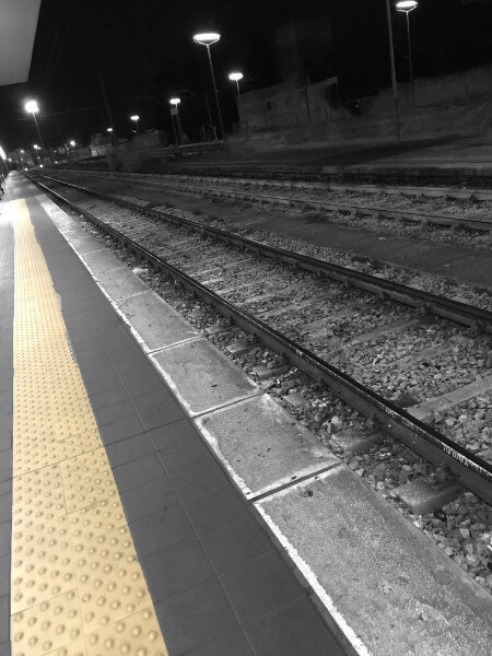 Non attraversare la linea gialla