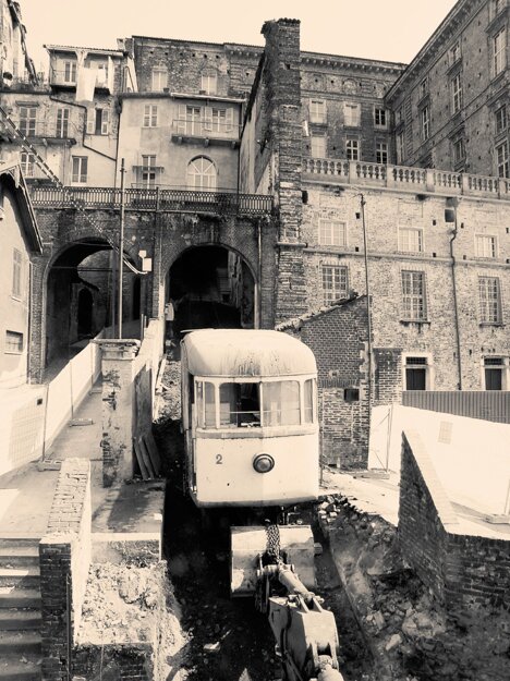 bfab162a80956bf59dc3d4167c234a28786ff9f4