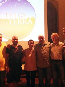 Foto di gruppo con Barry Kemp Ciclo di conferenze Tra cielo e terra