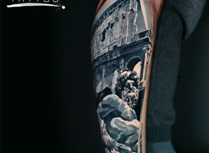 cover up tattoo copertura tatuaggio roma monumento colosseo tatuaggio realistico bianco e nero