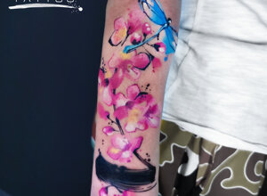 cover up copertura tatuaggio tattoo fiori tattoo watercolor