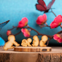 Applicazioni nascita Applicazioni in legno per Nascita o altro evento. dimensione variabile spessore 3 mm,materiale Legno