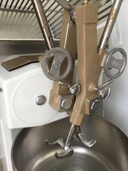 OTTIMA impastatrice per medio , grandi produzioni