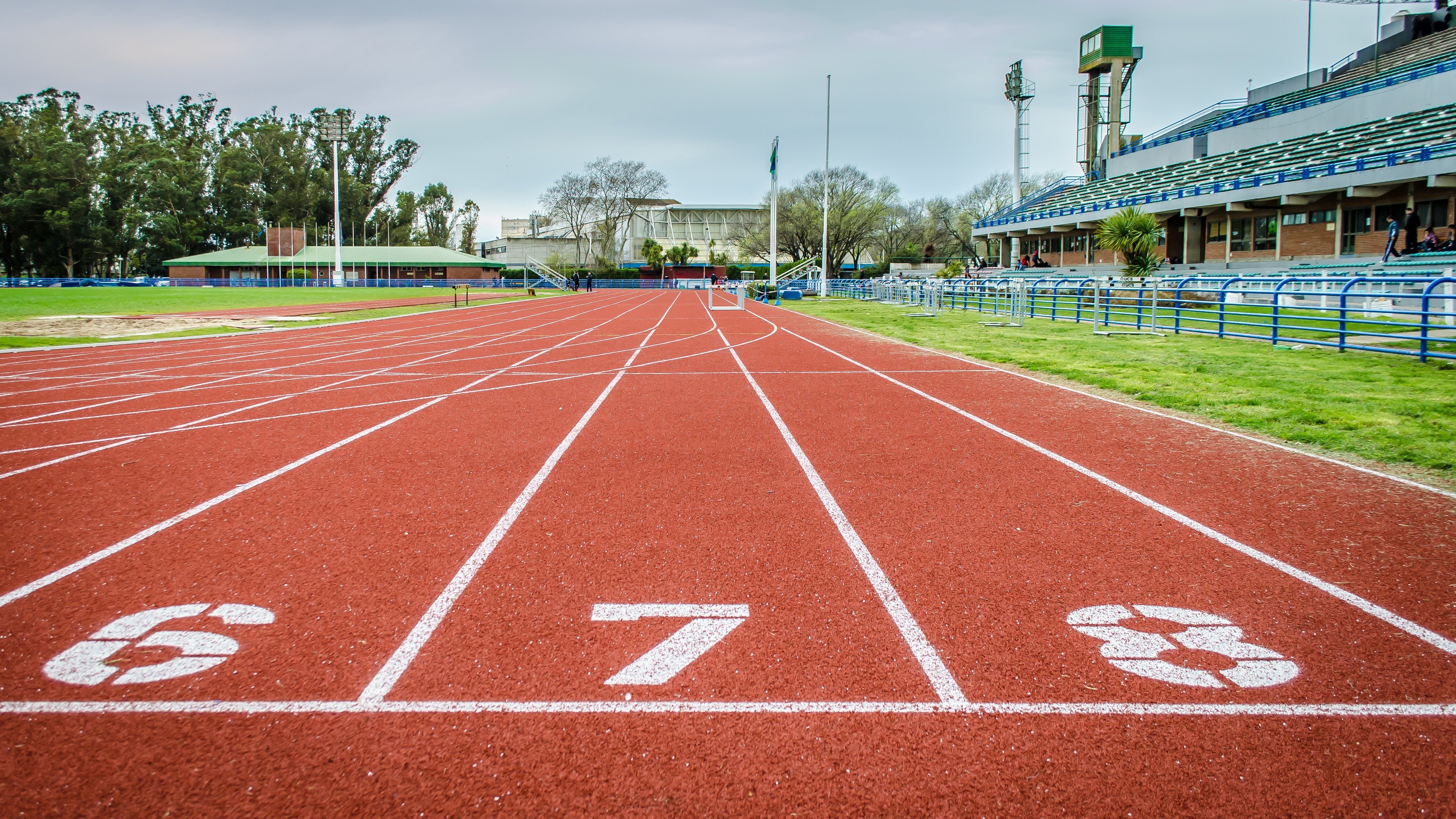 una pista di atletica