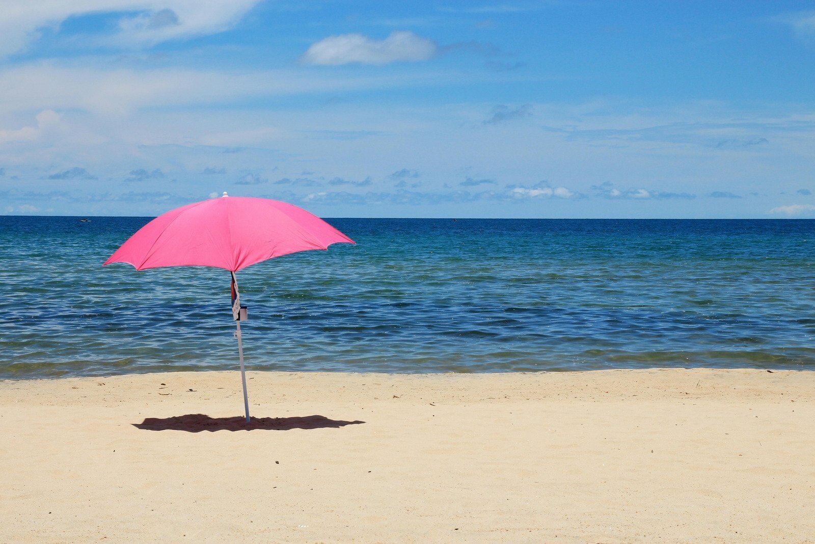 Cosa fare in vacanza per ricaricarsi davvero: non tutte le vacanze rigenerano spiaggia e un ombrellone