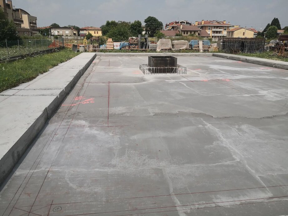 getto magrone su platea e marciapiedi perimetrali