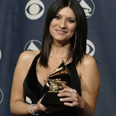 Musica: Laura Pausini, nomination ai Latin Grammy per l'ultimo album Yo canto 2