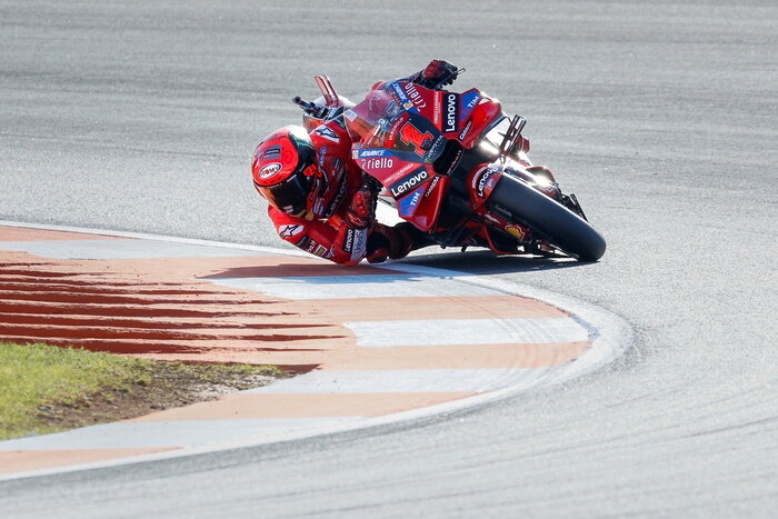 MotoGP GP Valencia 2023: Pecco Bagnaia vince gara e Mondiale