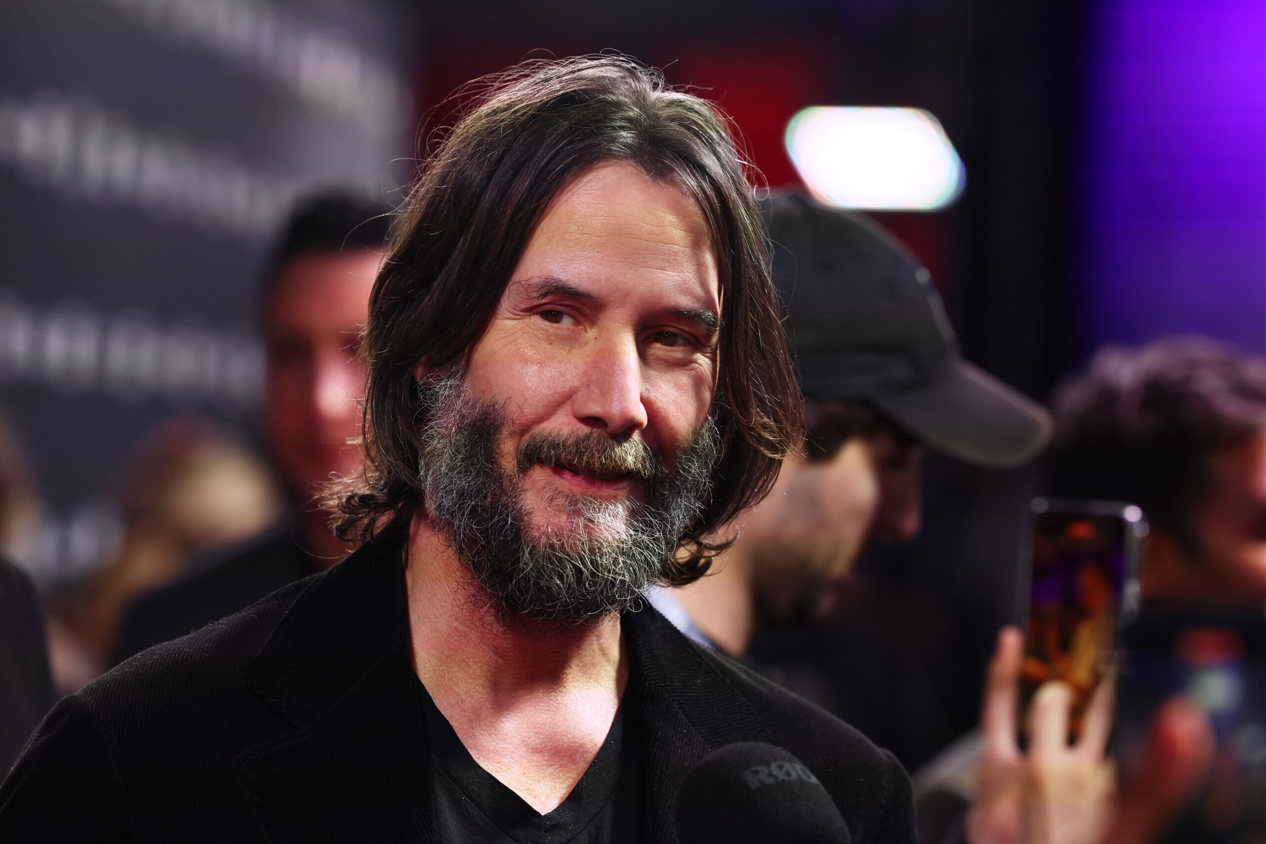 Keanu Reeves: L'Eterna Icona tra "Gentilezza" e Adrenalina