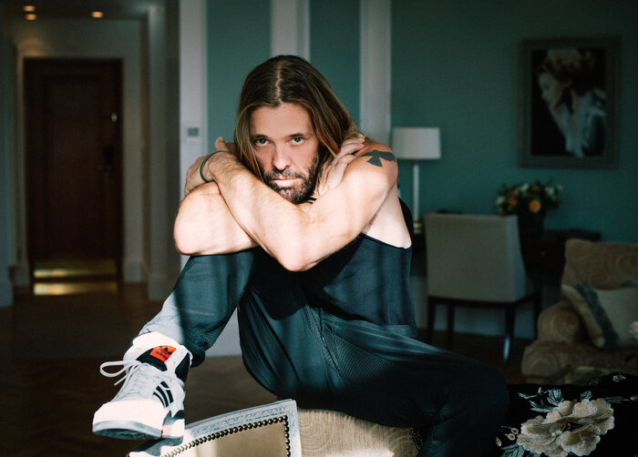 Taylor Hawkins dei Foo Fighters pubblica Get the Money