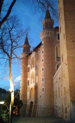 “Una città che non deve morire” - Omaggio a Diego Fiumani e alla città Urbino