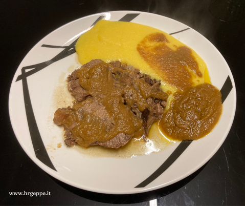 brasato di manza scottona al barolo con polenta bramata di mais brasato di manza scottona al barolo con polenta bramata di mais
