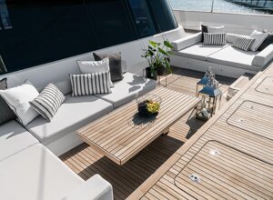 above-yacht-09.jpeg