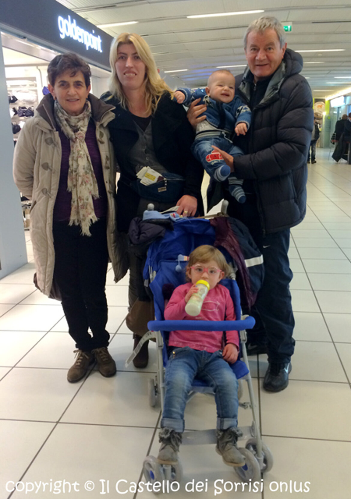 foto ricordo in aeroporto foto ricordo in aeroporto