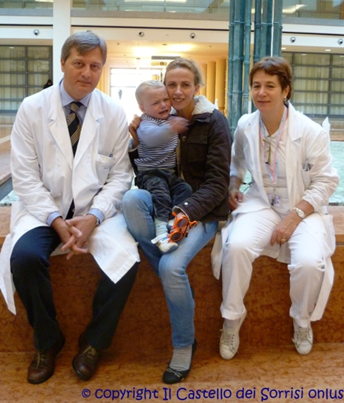 Altin tra i suoi angeli custodi, il Prof. Luciani e la Dott.ssa Prioli Altin tra i suoi angeli custodi, il Prof. Luciani e la Dott.ssa Prioli