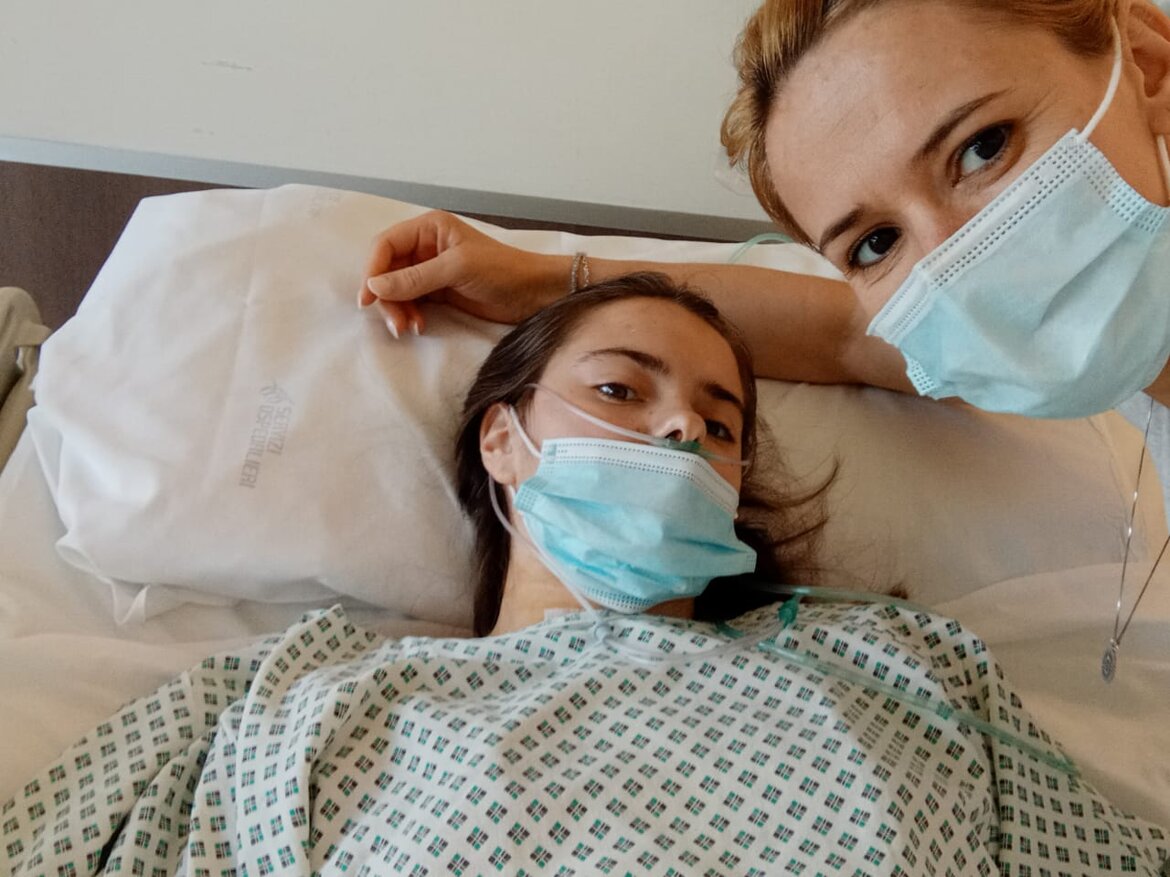 Risveglio dopo l'intervento .. con mamma Xhixie