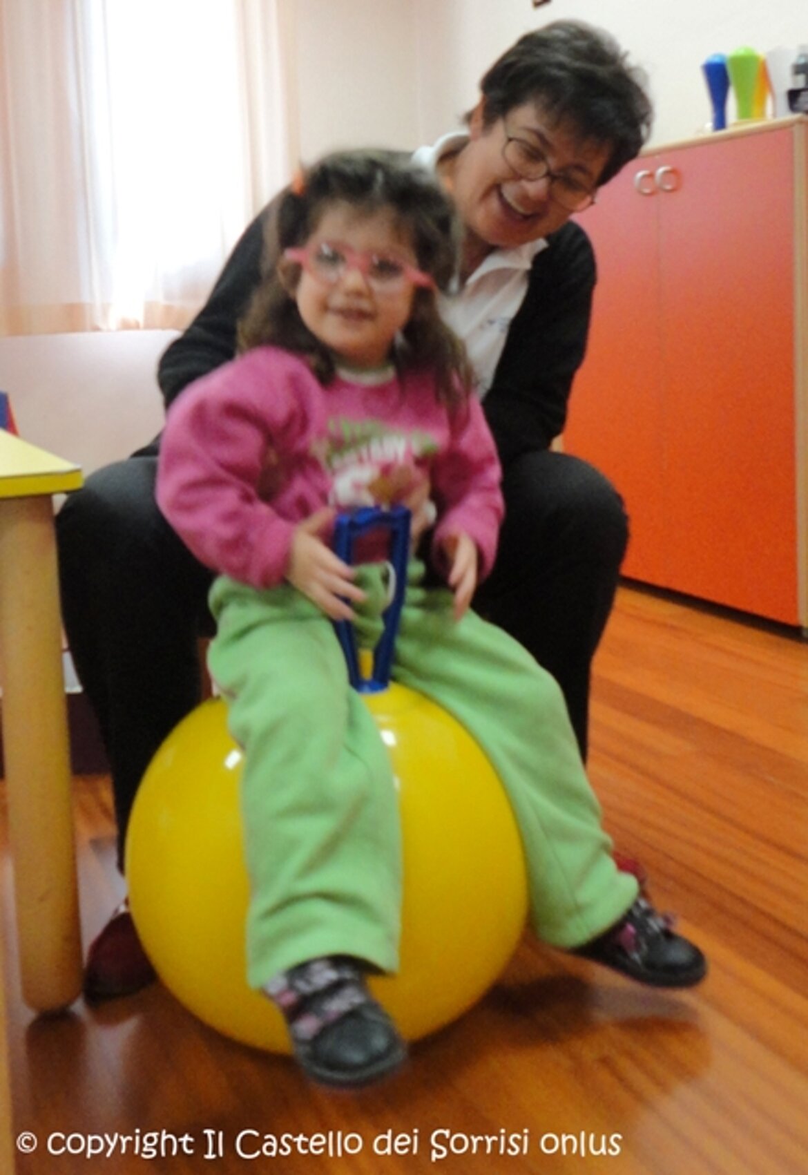 a scuola con la terapista Nicoletta a scuola con la terapista Nicoletta