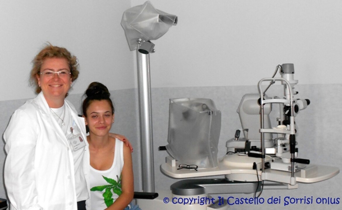 con Chiara, l'oculista di fiducia con Chiara, l'oculista di fiducia