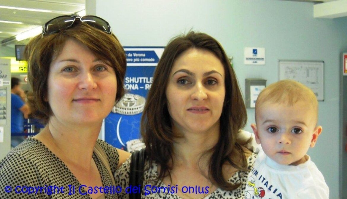 in aeroporto, il saluto di Miriam