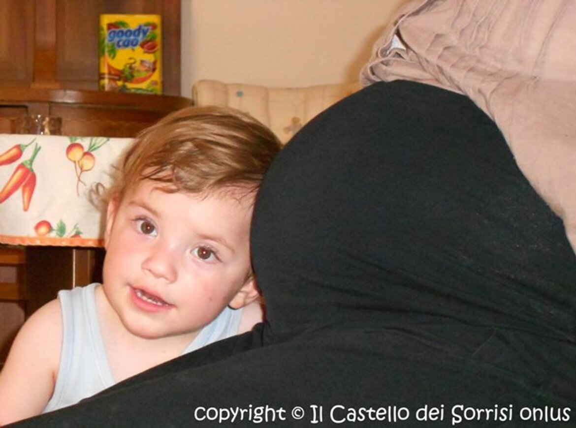 Aulona, sorellina in attesa Aulona, sorellina in attesa