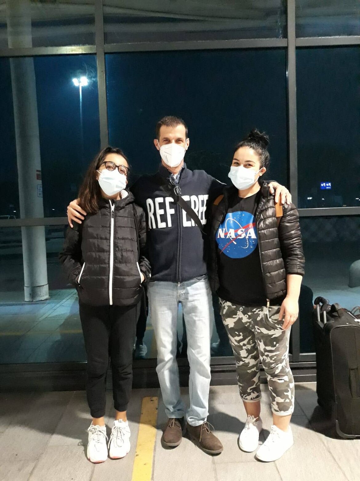 Un saluto prima del ritorno in Albania con mamma Eneda e Michele Un saluto prima del ritorno in Albania con mamma Eneda e Michele