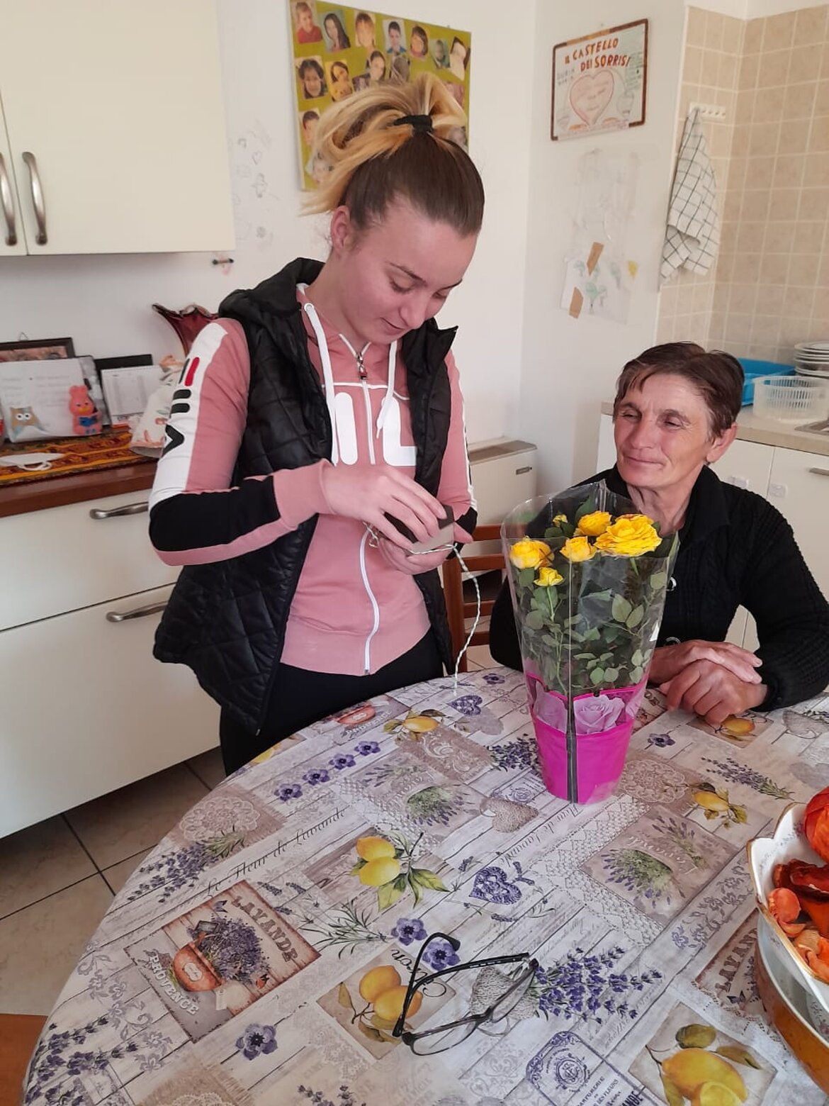 Che gioia scartare i pacchi! Che gioia scartare i pacchi!