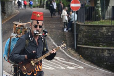 the legendary straniero one man band