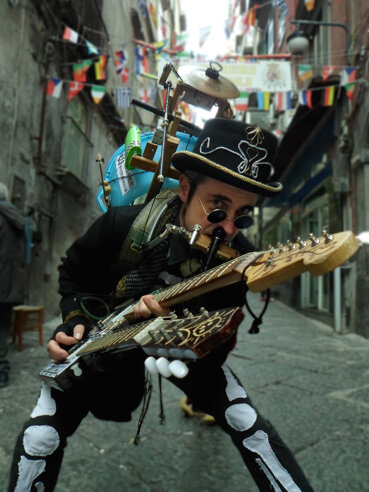the legendary straniero strumenti