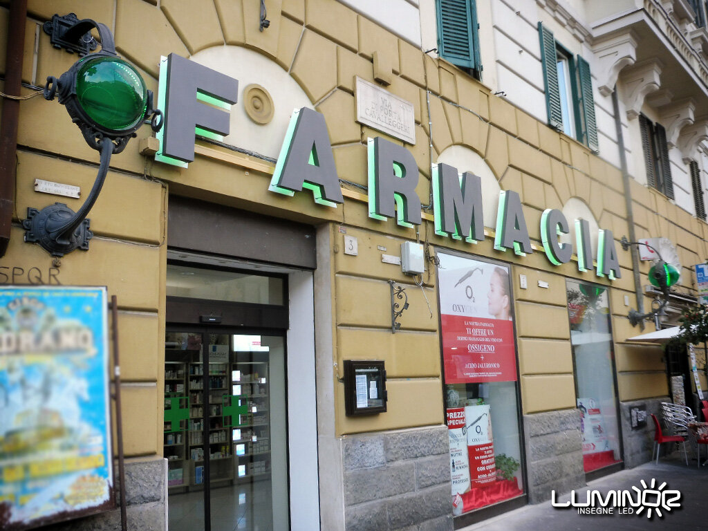 Farmacia Cavalleggeri - Conversione insegna luminosa da neon a LED