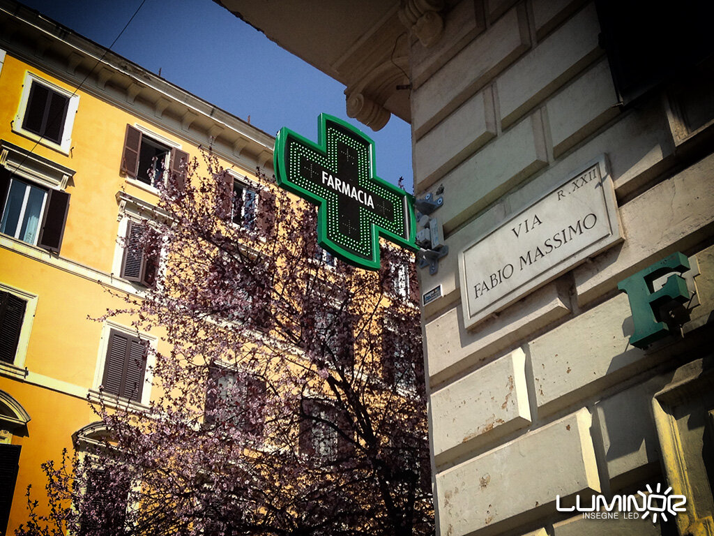 Farmacia Fabio Massimo - Croce luminosa LED