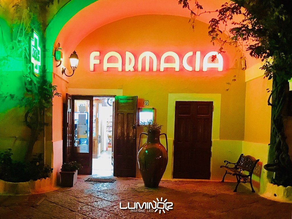 Farmacia Mazzella - Conversione insegna luminosa da neon a LED