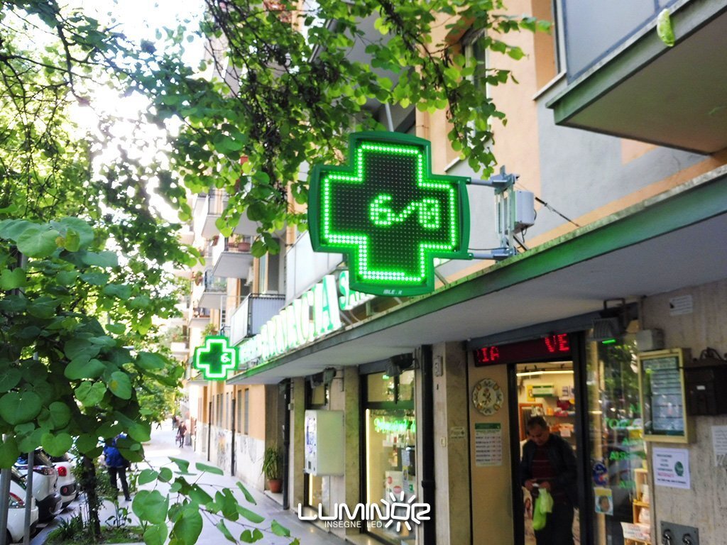 Farmacia Costantino - Croci luminose LED