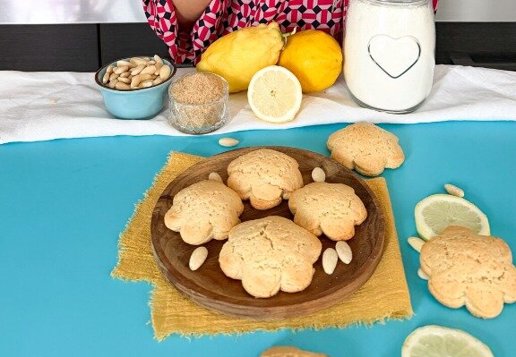 limone, mandorle, biscotti