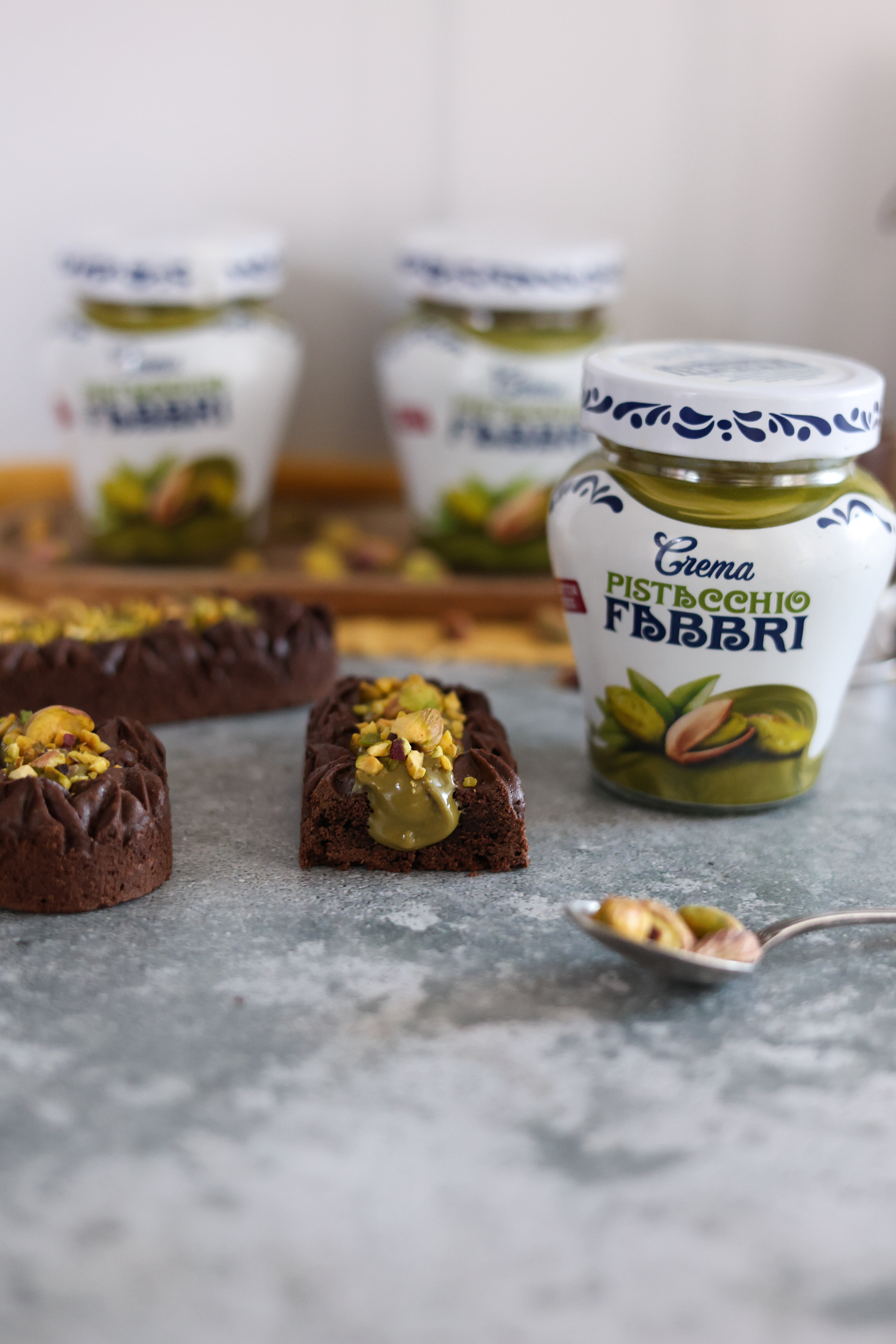 Crostatine di frolla montata al cacao e pistacchio