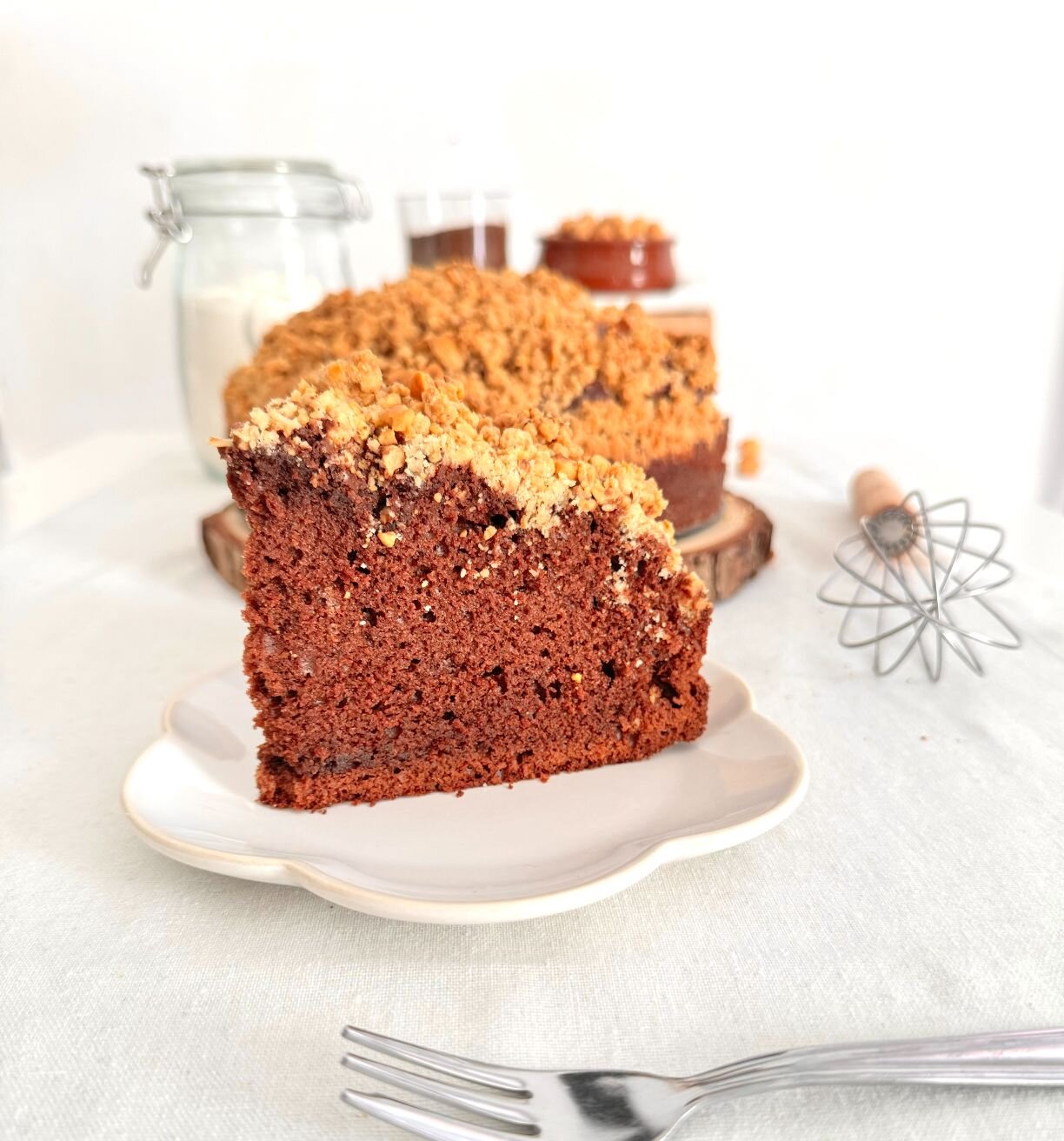 Cake al cioccolato con crumble alle nocciole
