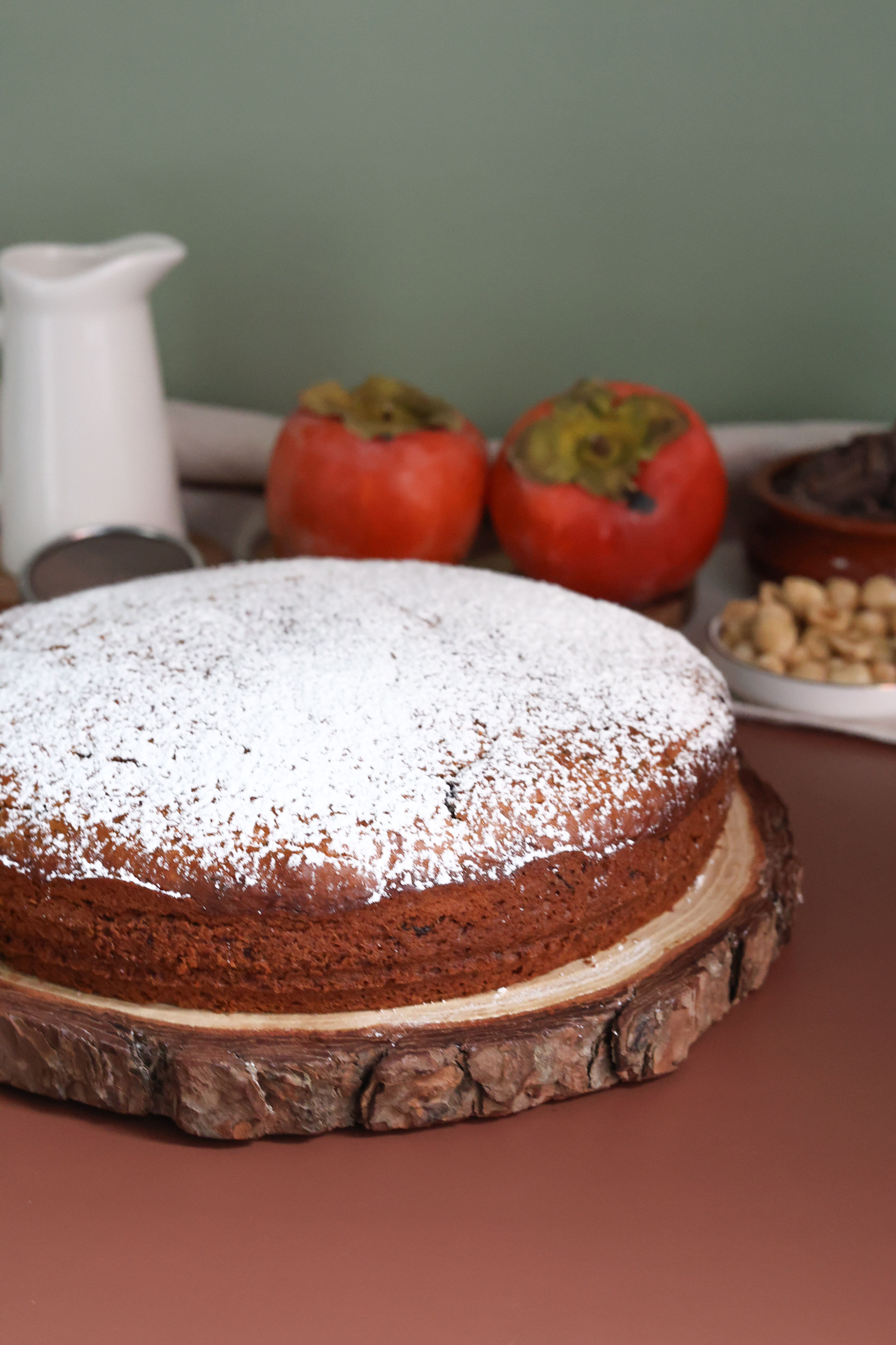Torta ai cachi, nocciole e cioccolato cachi, nocciole, cioccolato, torta ai cachi