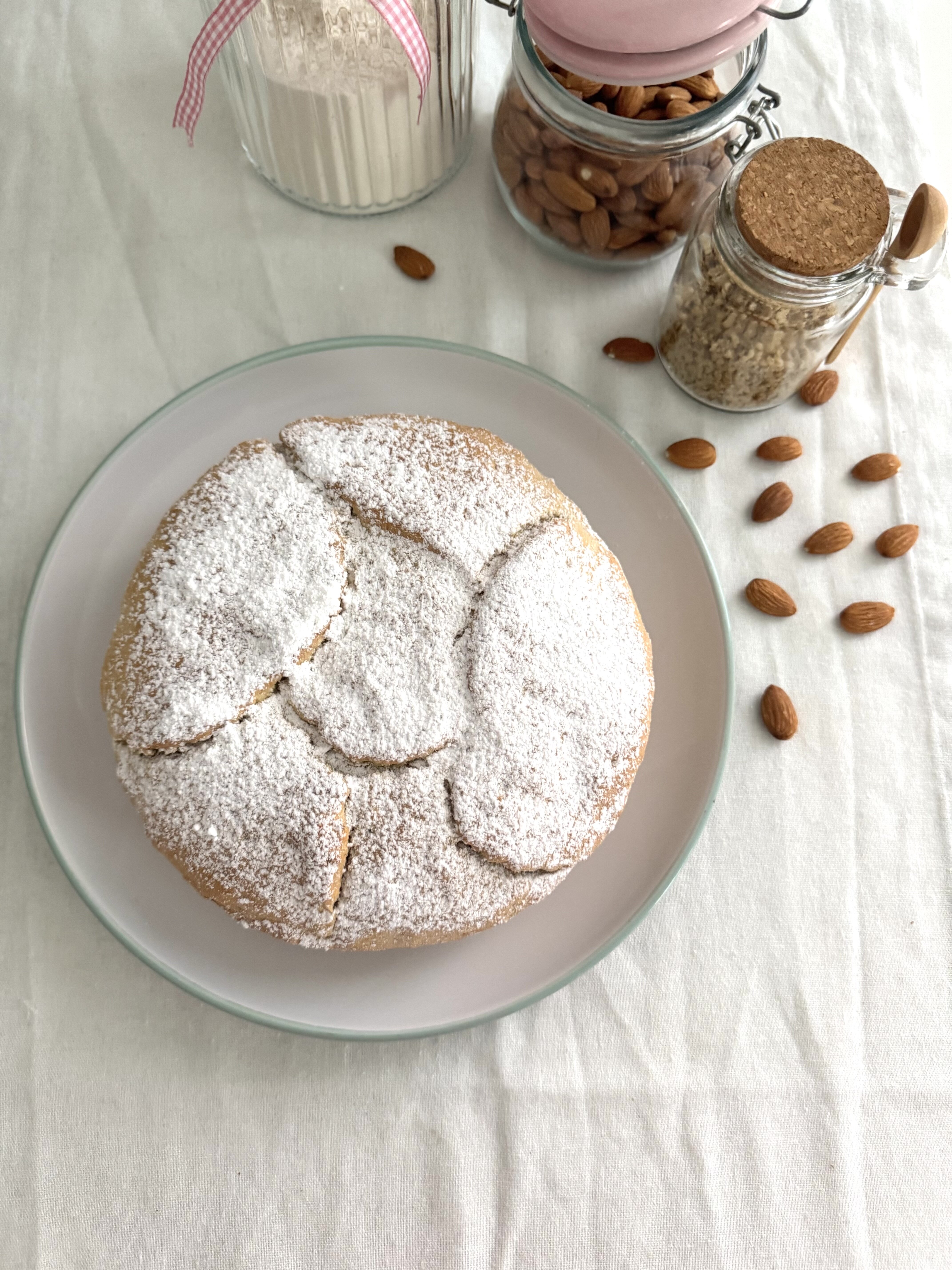 Torta alle noci, mandorle e mirtilli
