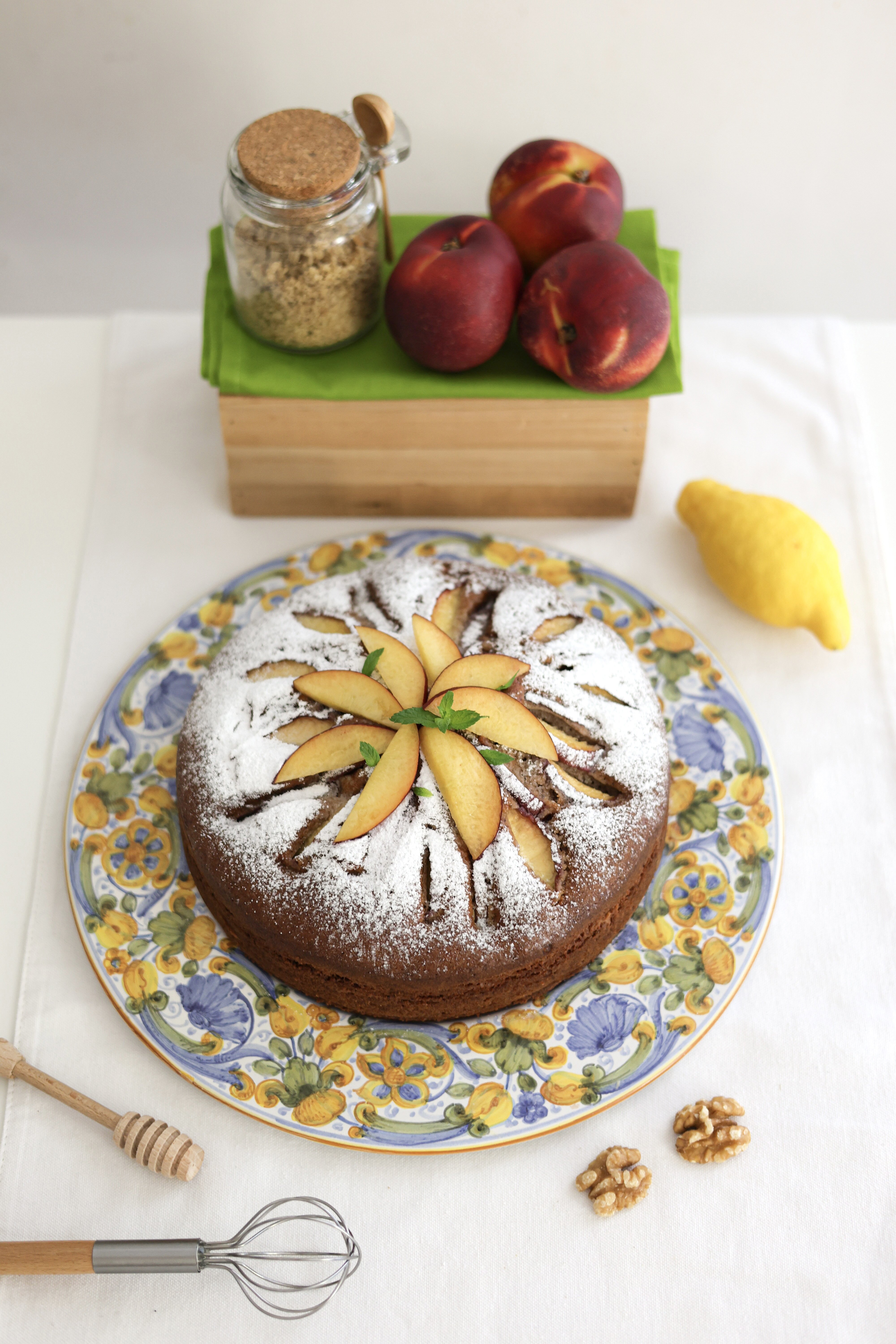 Torta pesche e noci