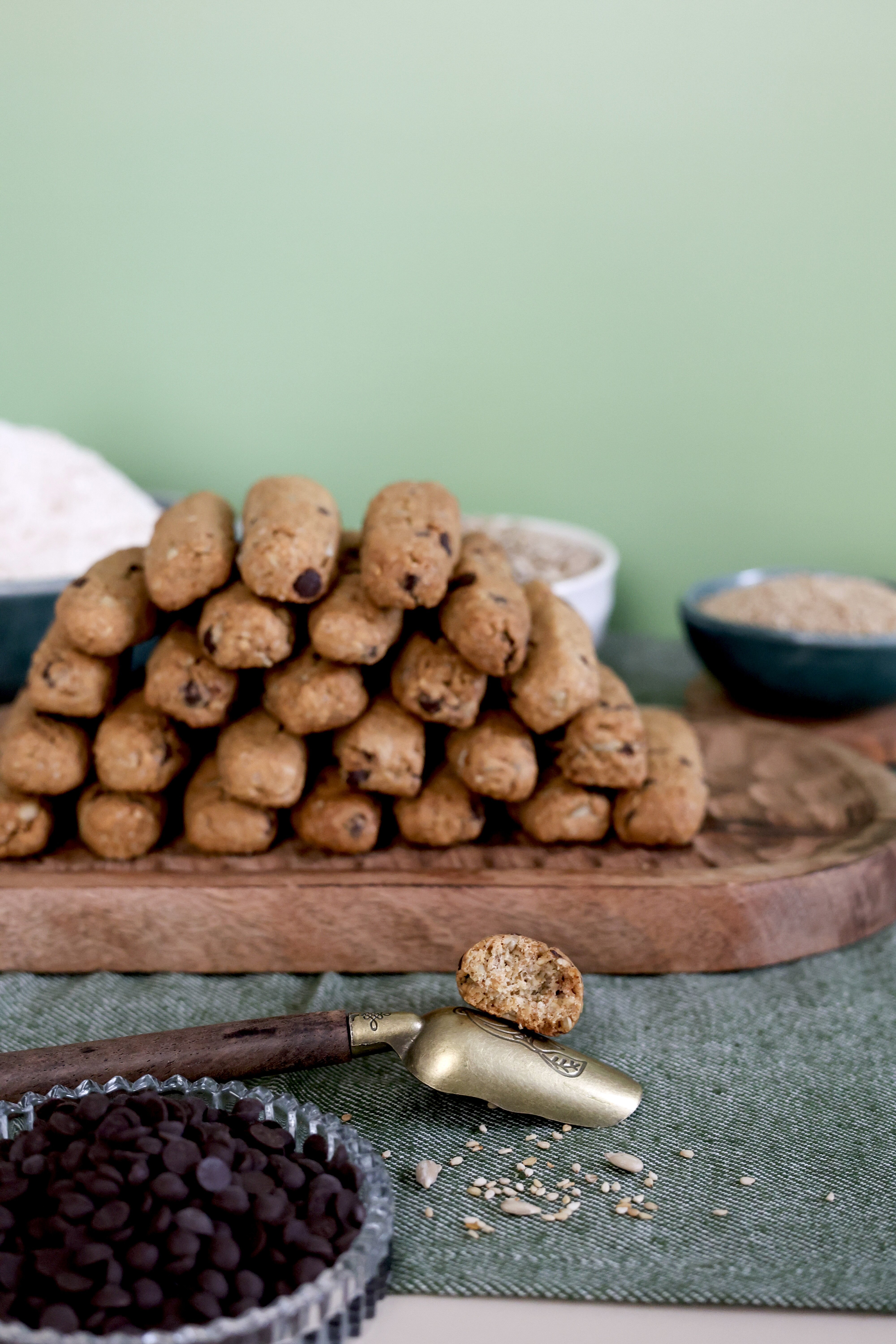 Biscotti integrali con semi e cioccolato