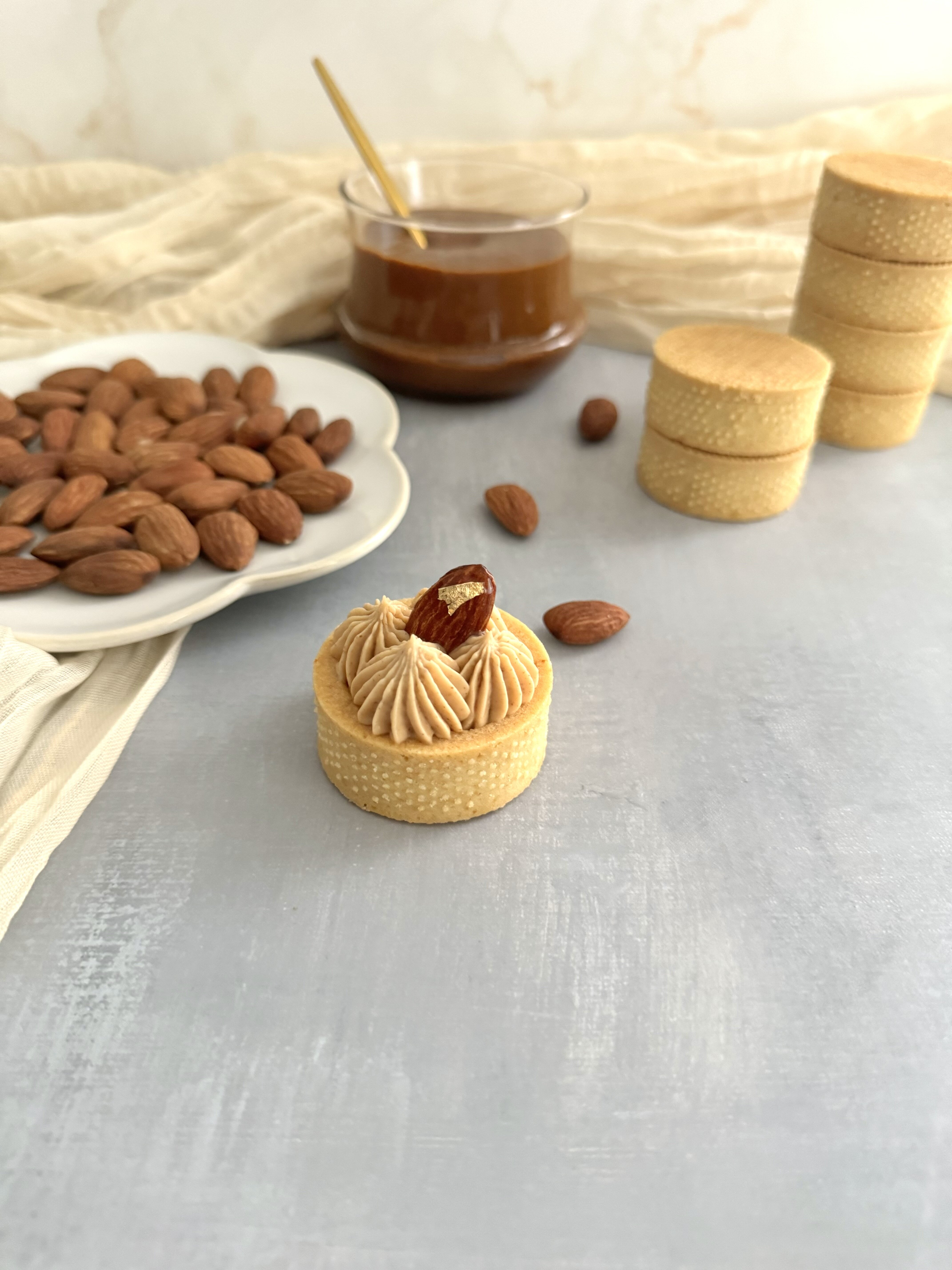Crostatine pralinate alle mandorle