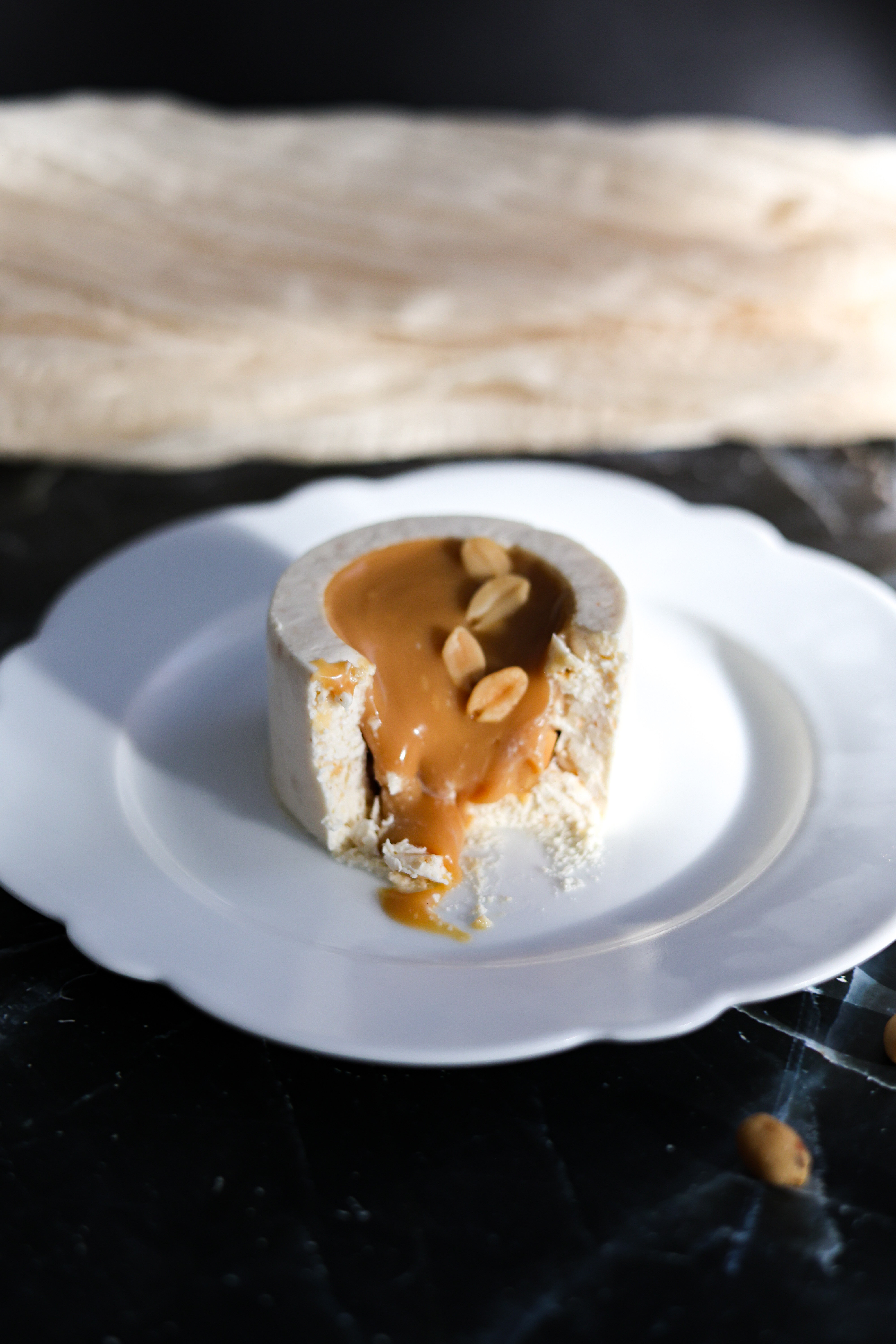 Cheesecake caramello salato e arachidi