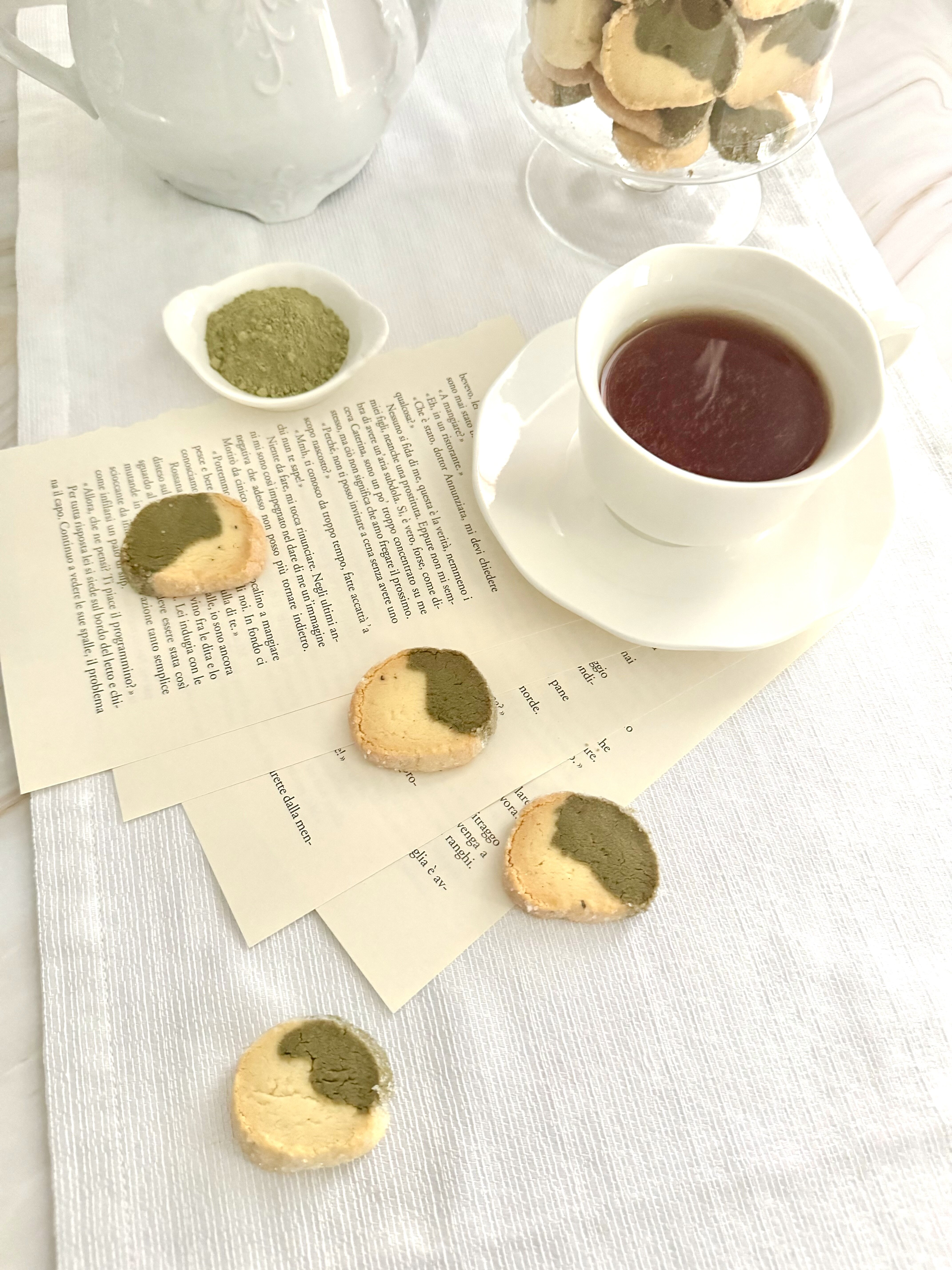 Biscotti diamantini alla vaniglia e tè macha