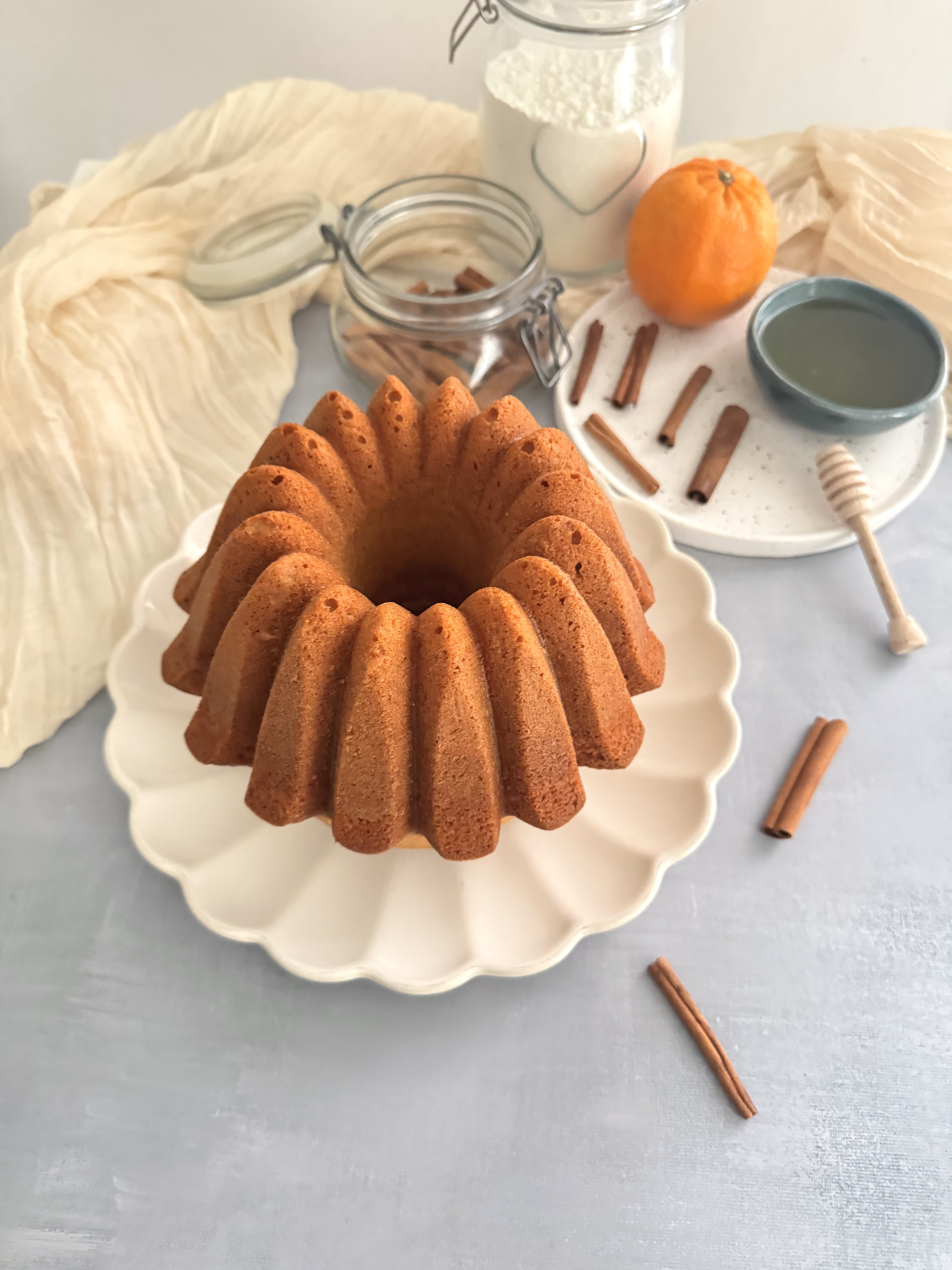 Bundt cake arancia, miele e cannella