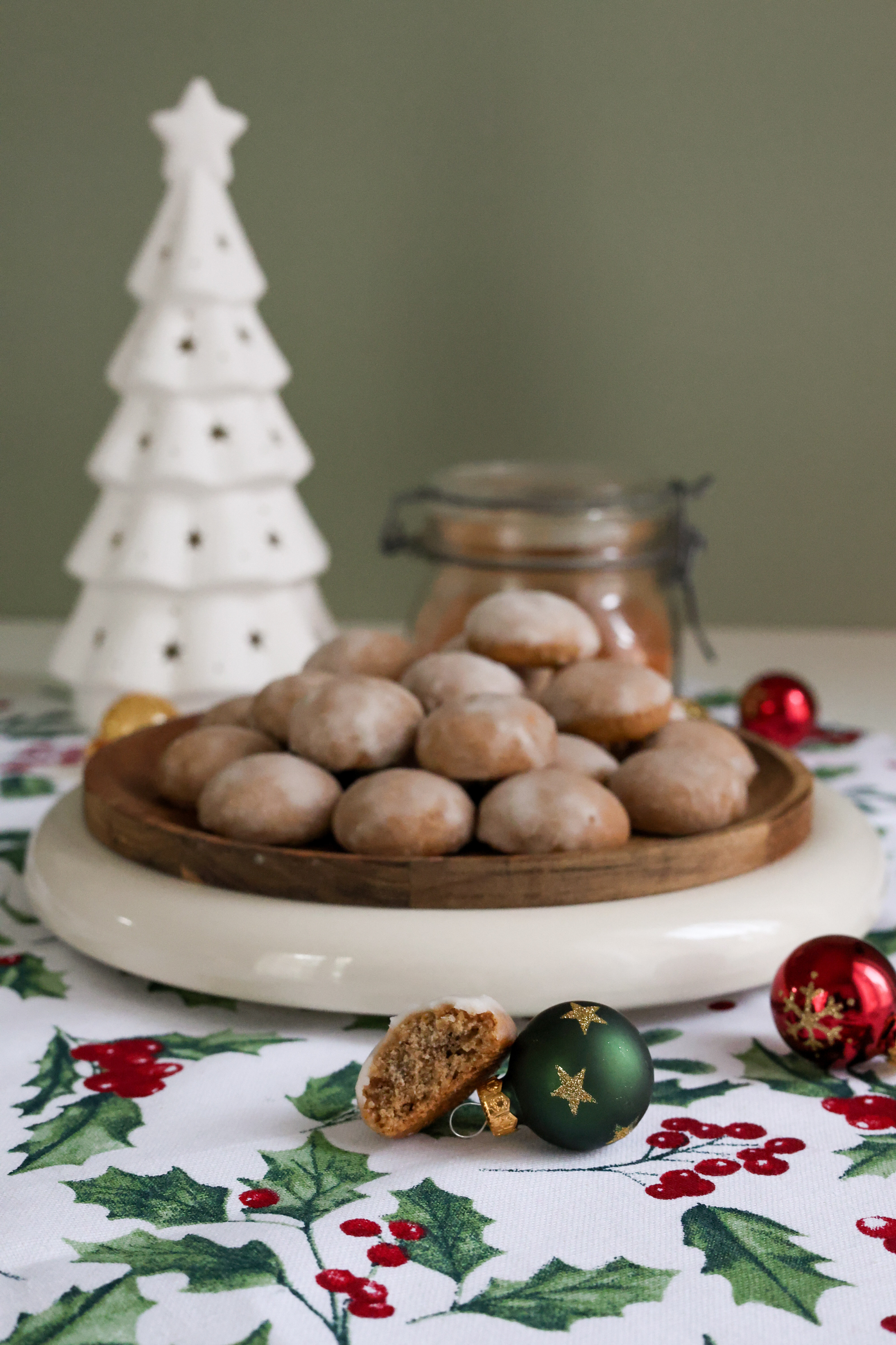 pfeffernusse, biscotti speziati, biscotti tedeschi