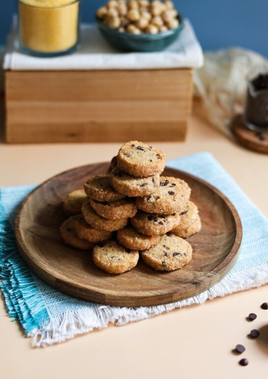 Biscotti diamantini alla farina di mais, nocciole e cioccolato