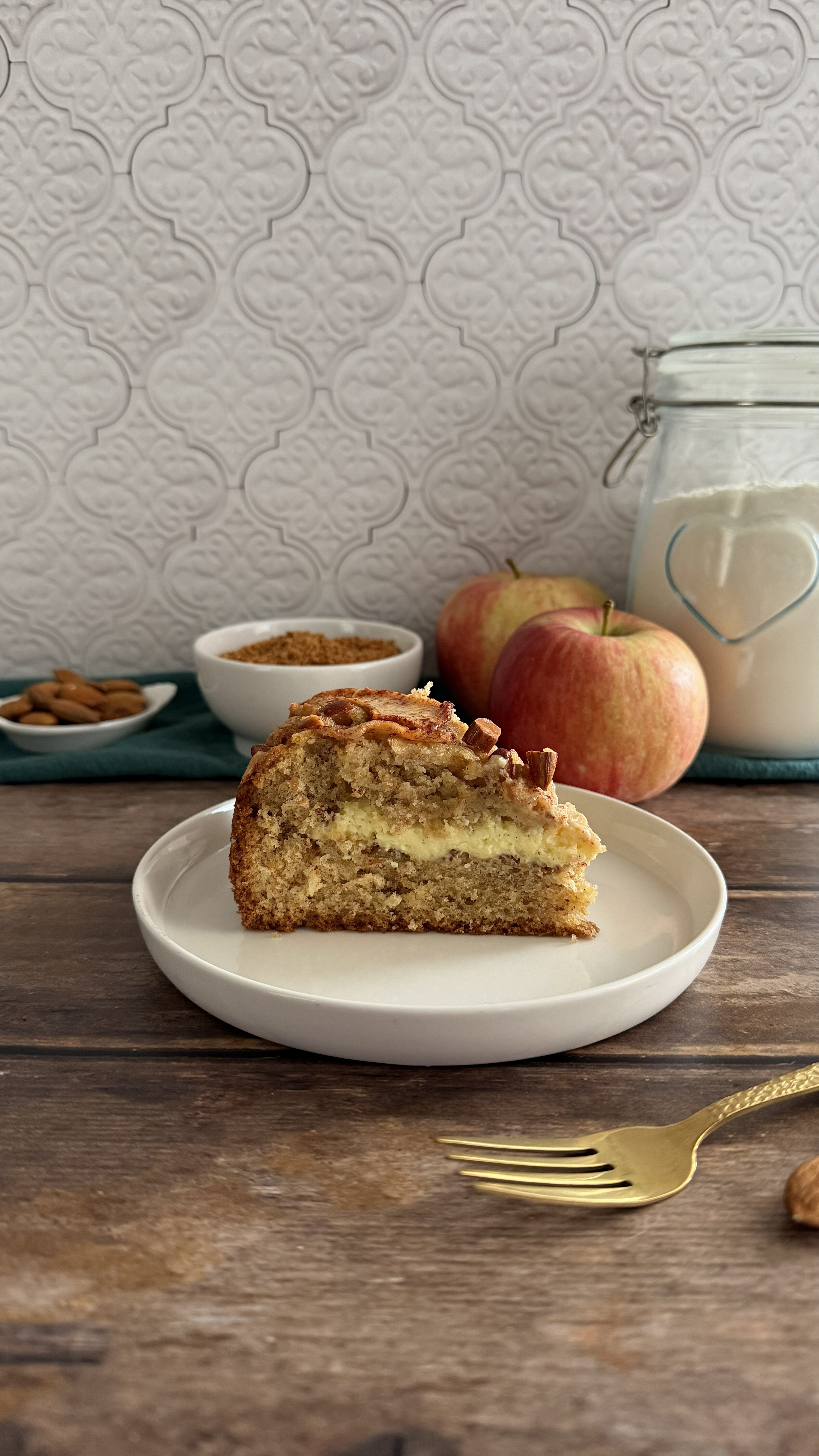 Torta di mele, mandorle e crema al mascarpone Torta di mele, mandorle e crema al mascarpone